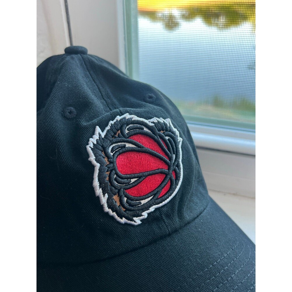 Vancouver Grizzlies Basketball Mitchell & Ness Hardwood Classics Adjustable Hat - Picture 11 of 11